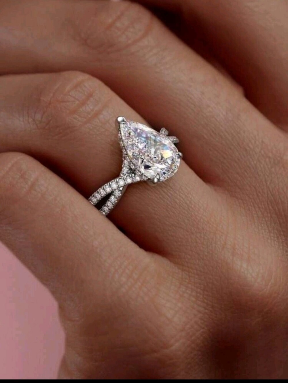 BRAND NEW ** Pear Shaped White CZ Split Shank Engagement Ring